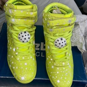 Redbox woman’s size9